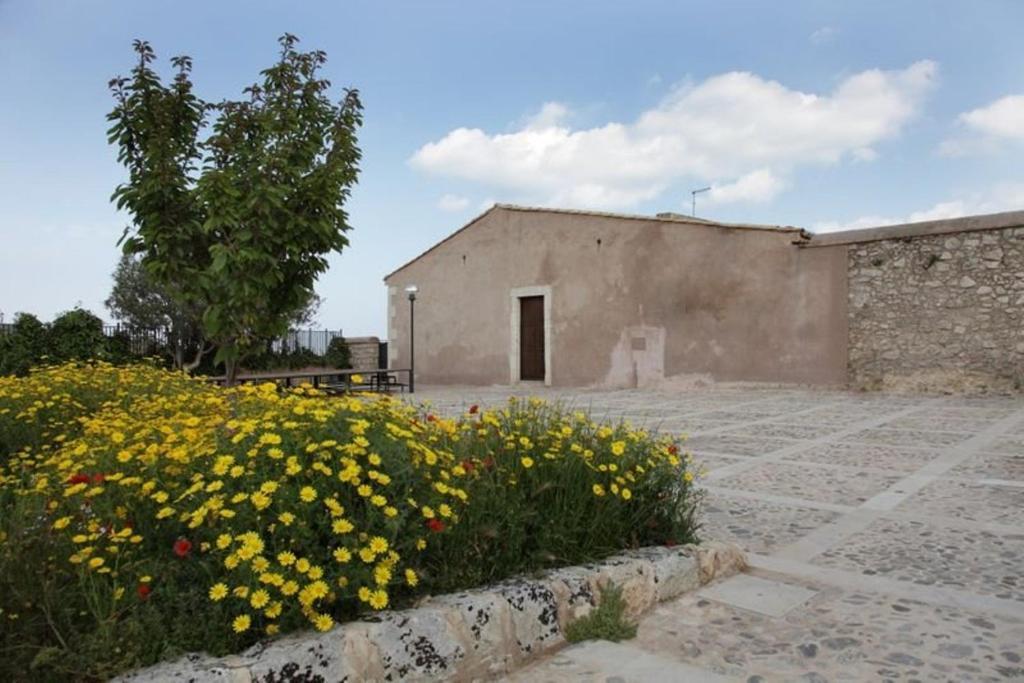 Gasthaus Eremo Madonna Delle Grazie Avola Exterior foto